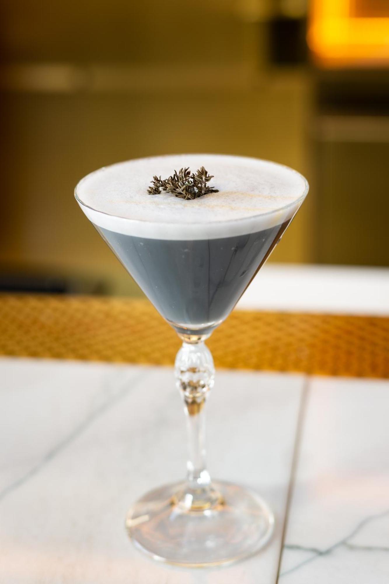 L'Esquisse Hotel & Spa Colmar - Mgallery Εξωτερικό φωτογραφία A blue moon martini