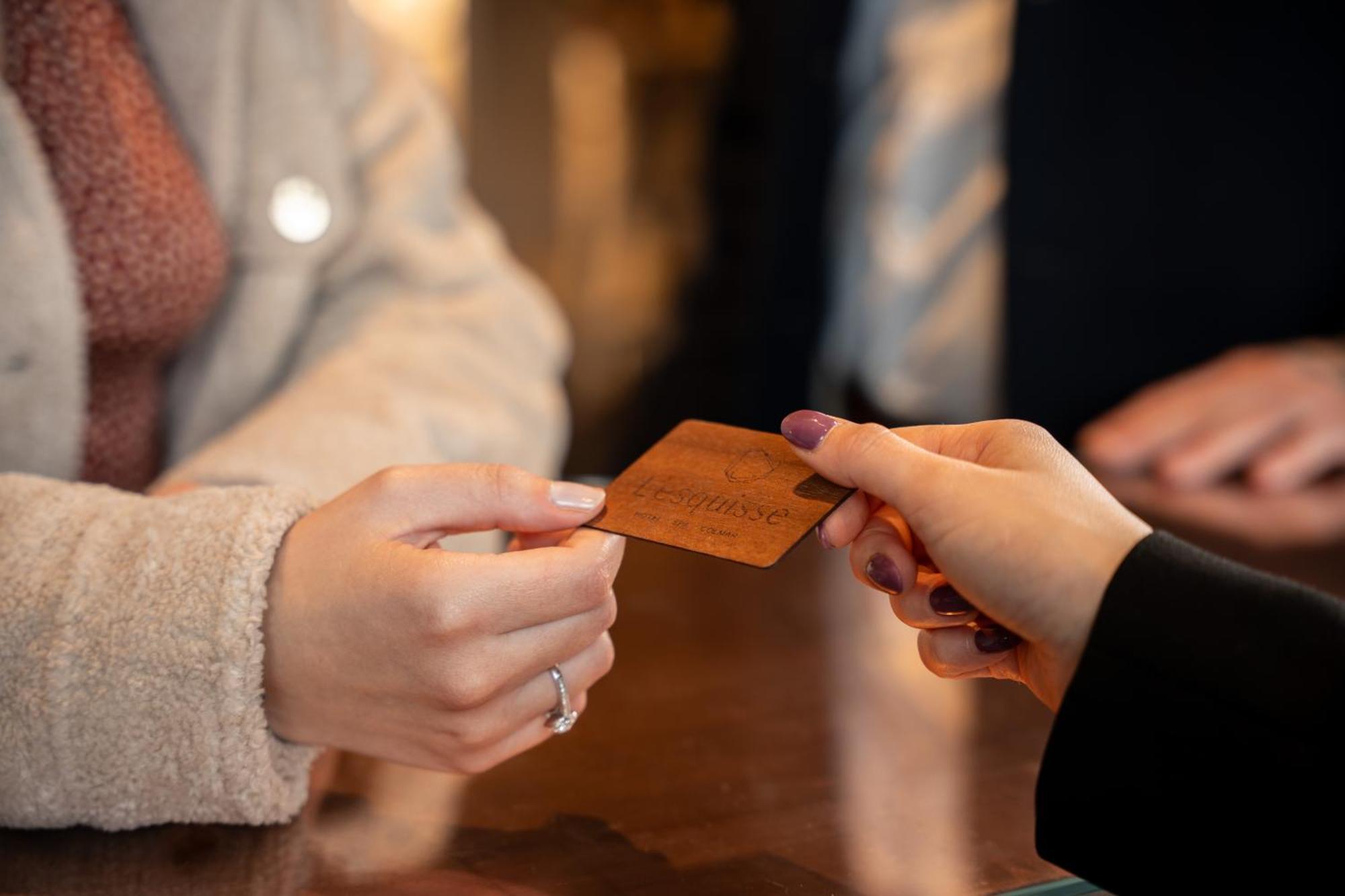 L'Esquisse Hotel & Spa Colmar - Mgallery Εξωτερικό φωτογραφία Exchanging business cards